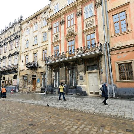 Vip Апартаменти Ван Гог На Площі Ринок リヴィウ エクステリア 写真